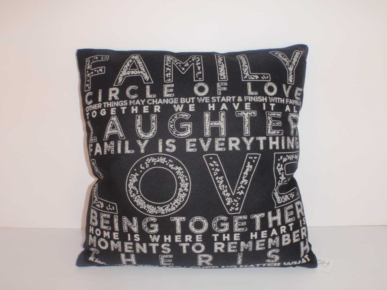 View Cushion 40 x 40cm Vintage Family